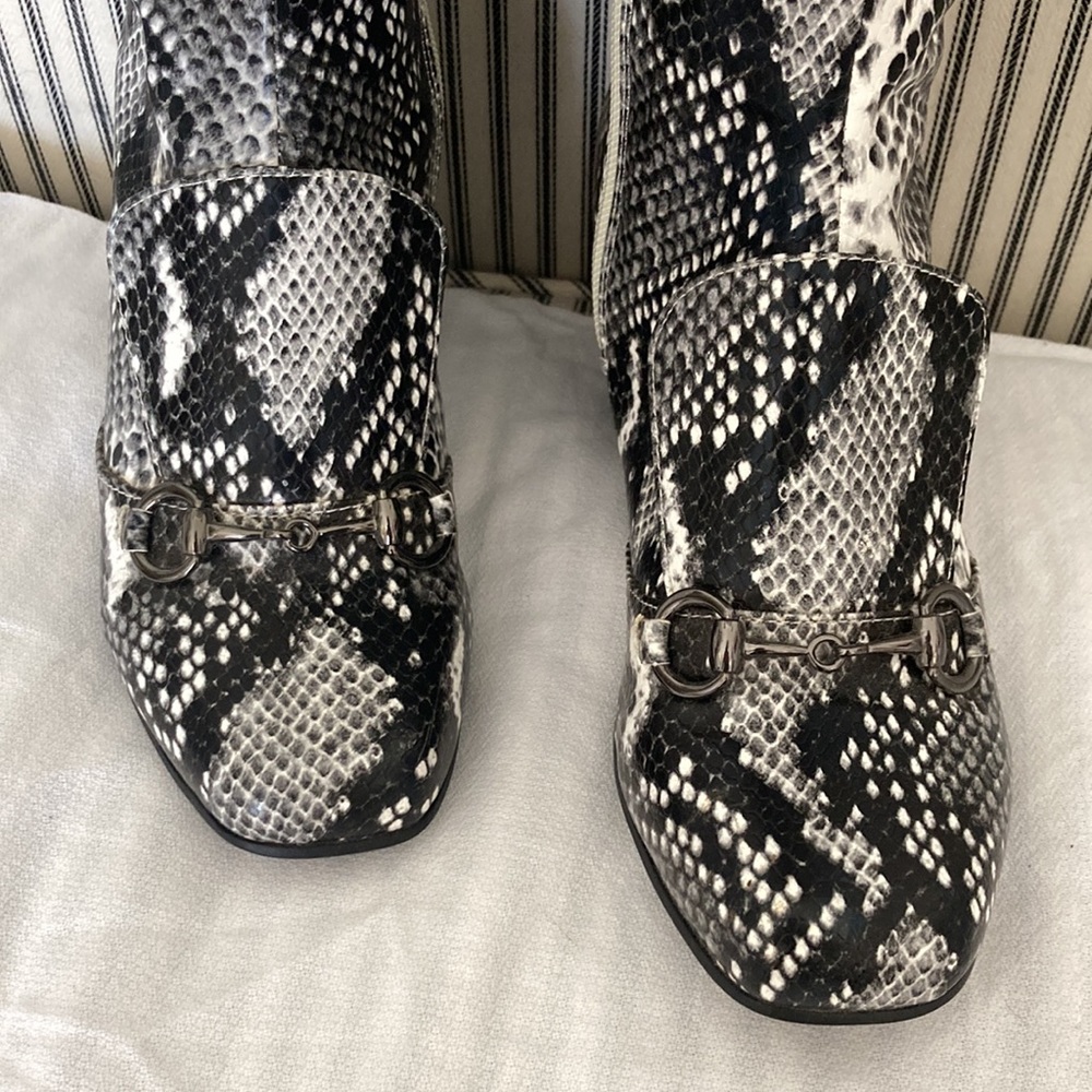 Python-Like Tall Boots With Silver Chain Embellis… - image 2